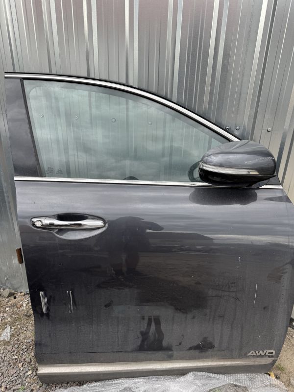 Дверка передня Права Kia Sorento 3 UM